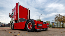 20251019-Tom-Holding-00074